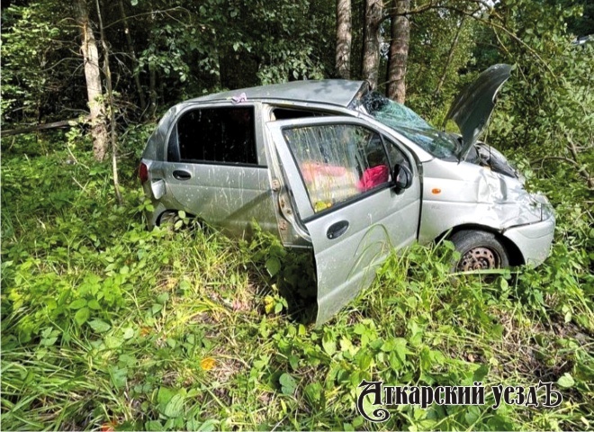 На трассе в Аткарском районе разбилась автоледи на Daewoo Matiz
