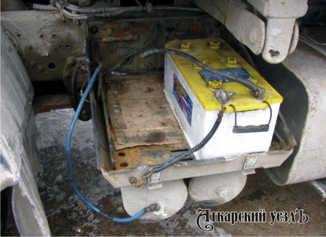 У аткарчанина украли аккумуляторные батареи с автомобиля МАЗ