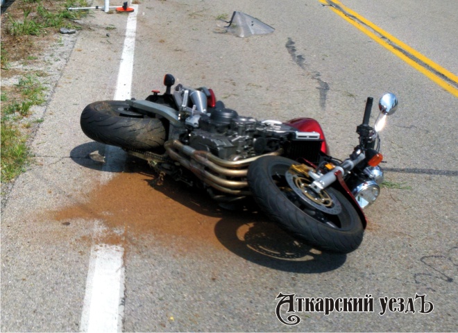 В дорожном происшествии на трассе под Аткарском пострадал мотоциклист