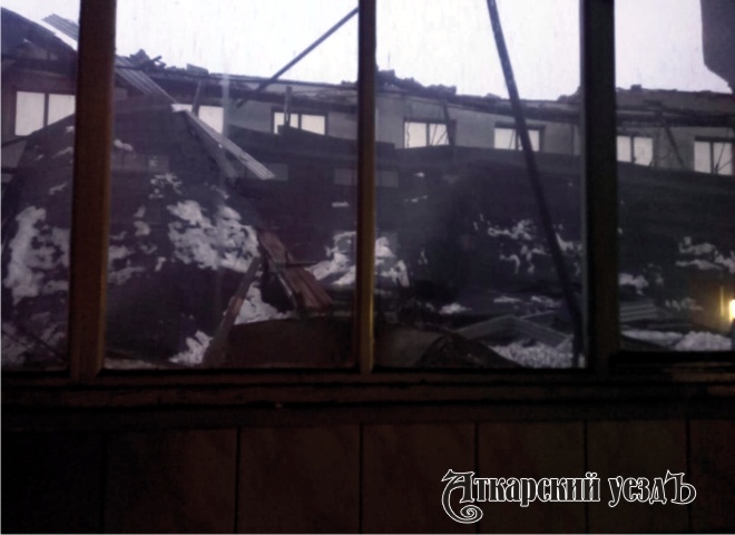 Обрушение крыши на железной дороге на станции Аткарск