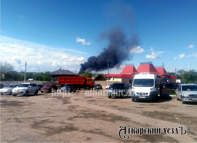 Пожар на складе строительных материалов в Аткарске