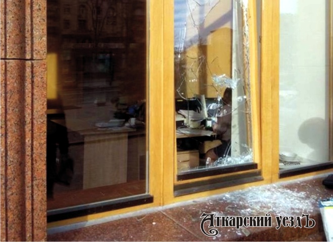 Аткарчанин разбил окно и похитил алюминий