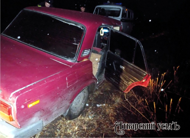 Житель Аткарска вылетел в кювет на автомобиле ВАЗ-2107