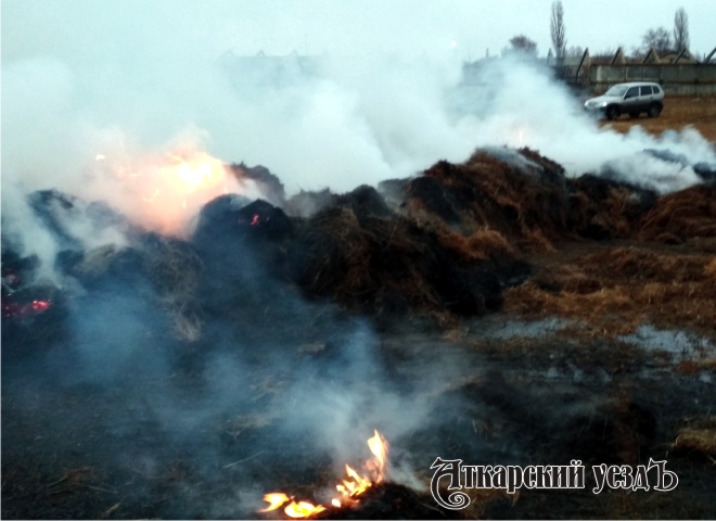 В селе Елизаветино Аткарского района сгорело 25 тонн сена
