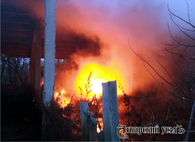 В селе Елизаветино Аткарского района сгорело 25 тонн сена