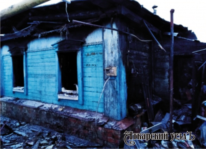 Сгоревший дом на улице Луначарского