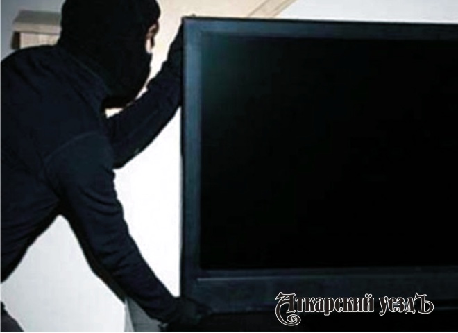 У пожилого погорельца из Озерного похитили плазменный телевизор