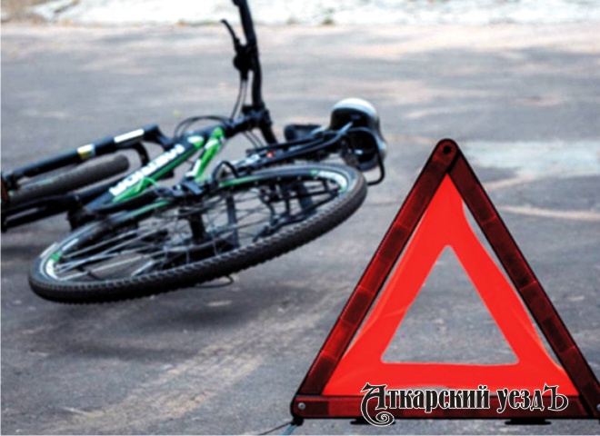 В Аткарске велосипедист пострадал после наезда Лада Приора