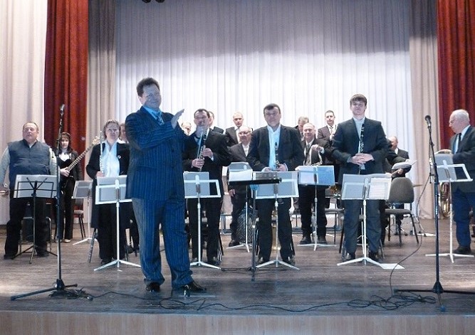 Духовой оркестр "Возрождение" выступил с отчетным концертом