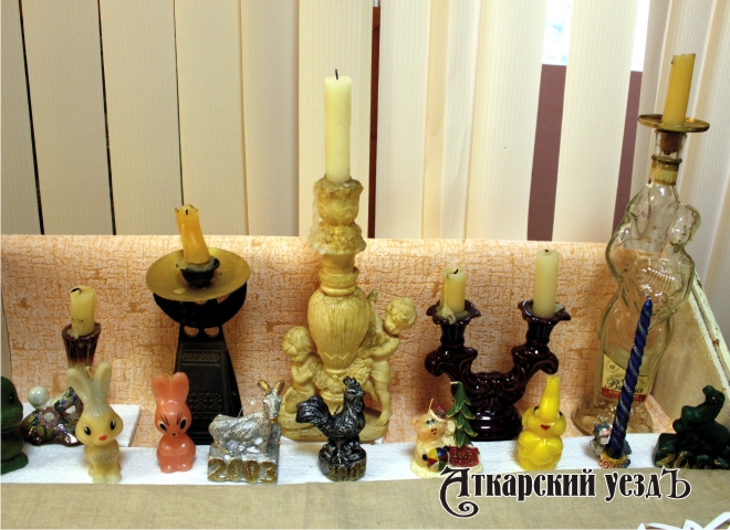 Коллекция новогодних свечей в аткарском музее