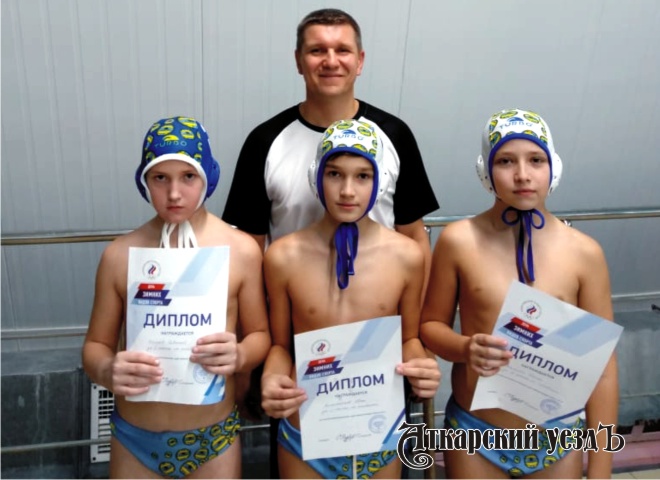Победители соревнований по плаванию в Аткарске