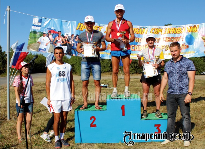 Победитель IV Аткарского легкоатлетического марафона Алексей Мокринский