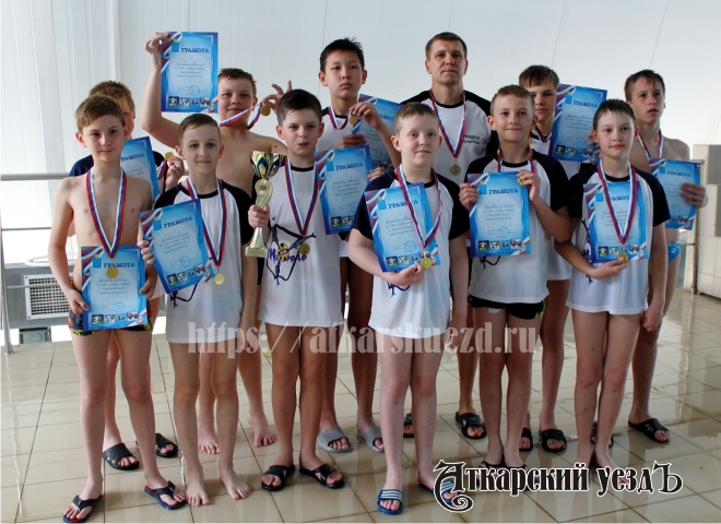 Команда Аткарска стала победителем турнира по водному поло