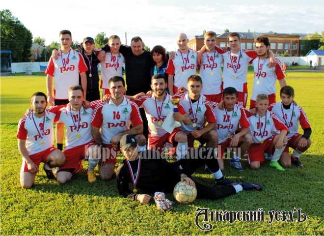 Команда Локомотив выиграла Кубок города Аткарска по футболу-2017