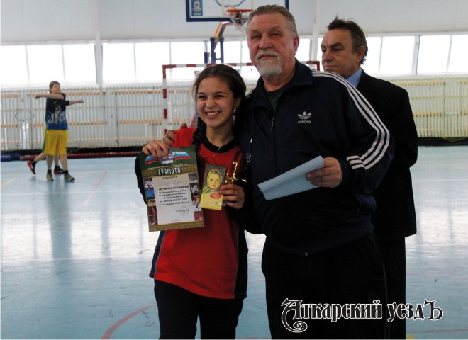Девушки из Ершовки стали победительницами Рождественского турнира по мини-футболу