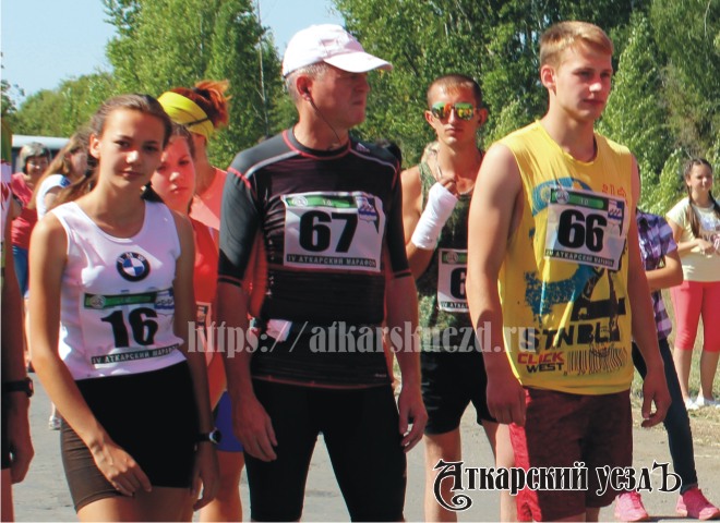 Победительница забега на 10 км среди женщин Наталья Назарова