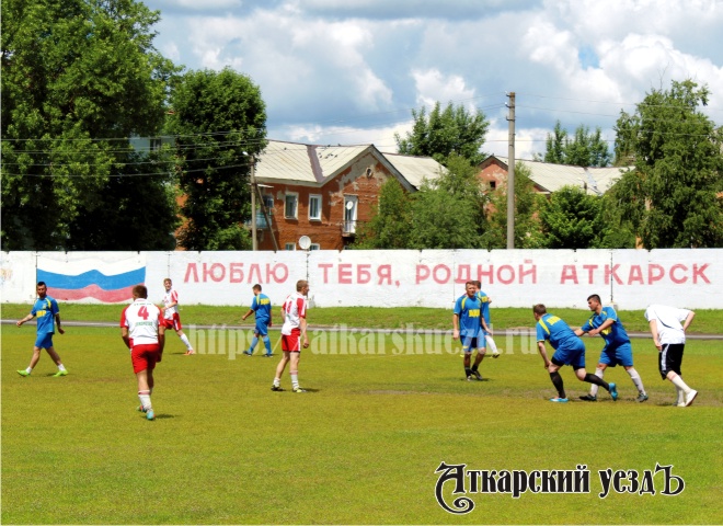 Футбол на аткарском стадионе Локомотив