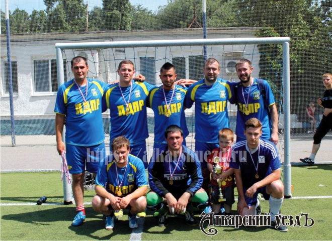 Футболисты из Аткарска выиграли Кубок РК-23