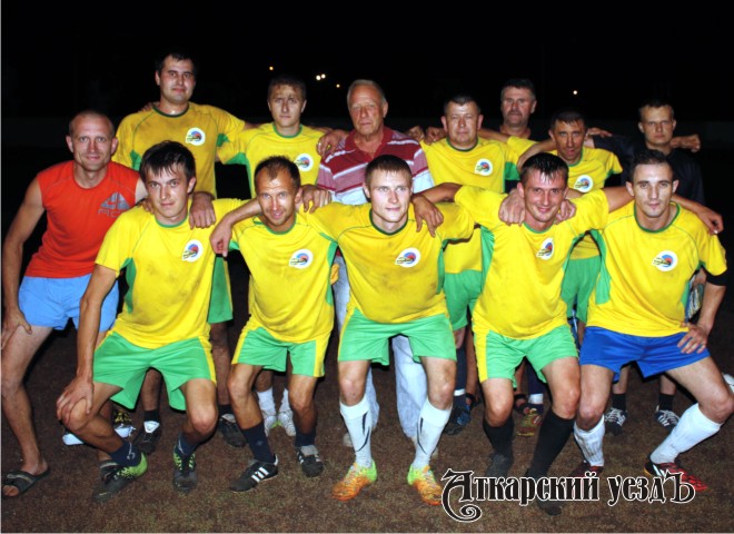 Игроки ЛДПР стали чемпионами Аткарского МР по футболу сезона 2015 года