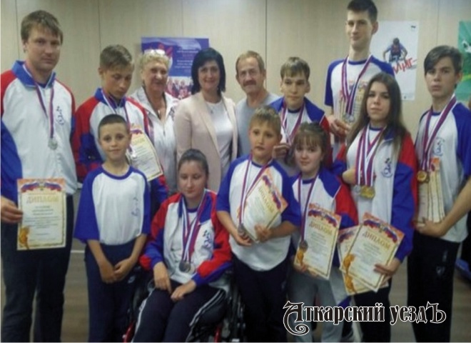 Воспитанники школы «РиФ» из Аткарска привезли медали с «Парафеста»