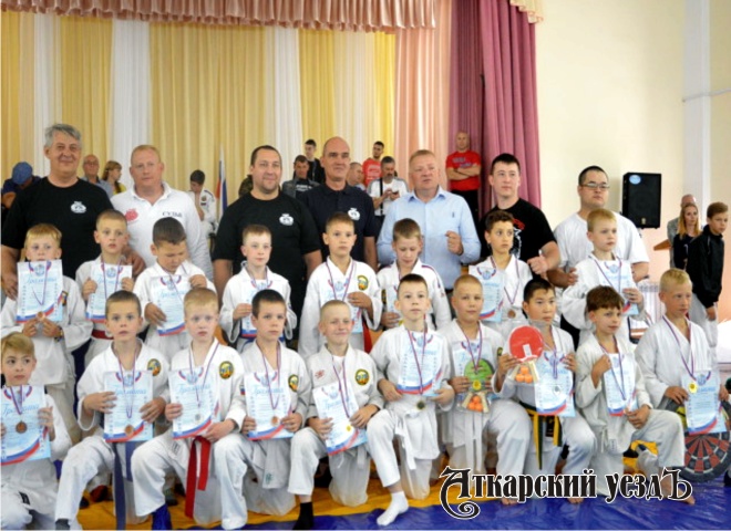 Рукопашники из города Аткарска выступили на турнире в Вольском районе
