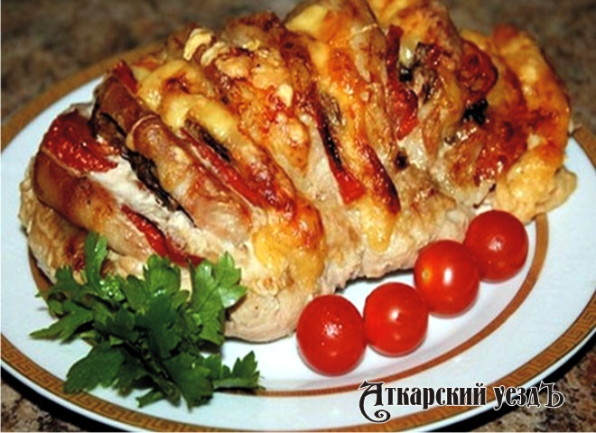 Мясо с помидорами «Гармошка» в духовке – рецепт дня от «АУ»