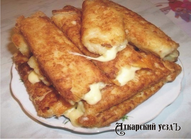 Картофельные палочки с начинкой из сыра – рецепт дня от «Уезда»
