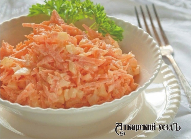 Вкусный и простой морковный салат с яйцом – рецепт дня от «Уезда»
