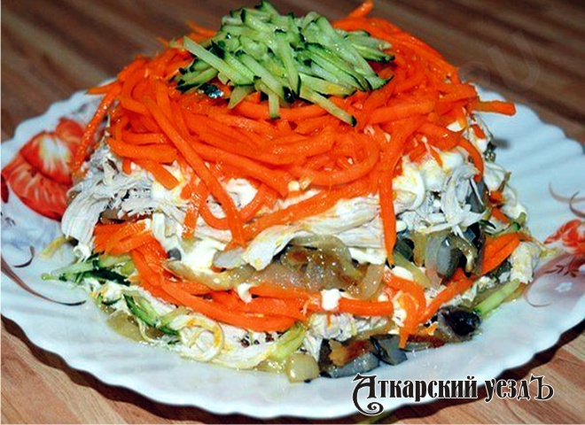 Салат «Восторг» с грибами и корейской морковью – рецепт дня от «АУ»