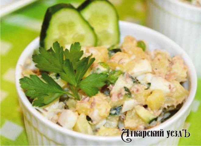 Рецепт дня от «АУ»: нежный картофельно-ореховый салат с тунцом