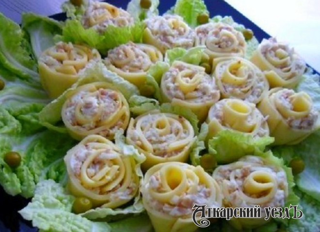 Сырная закуска «Розы для милых дам» – рецепт дня от «АУ»
