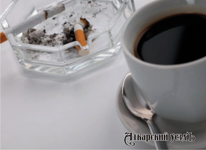 Курение после горячего чая связали с опаснейшим заболеванием