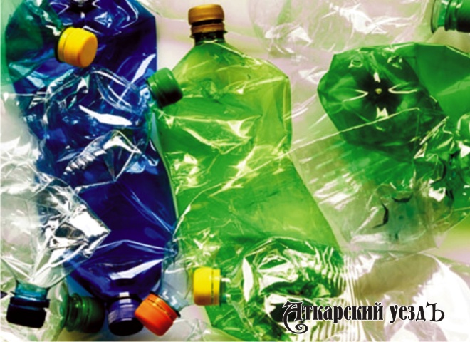 Грязные пластиковые бутылки