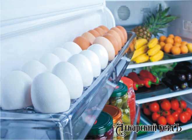 Фрукты и овощи хранятся в холодильнике
