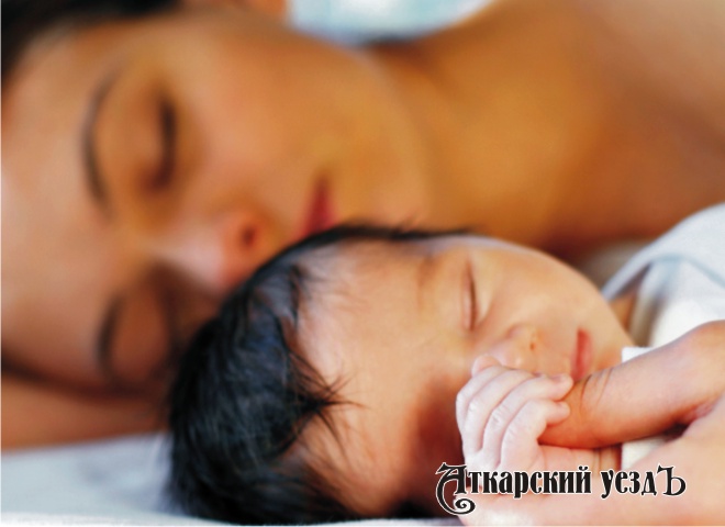 Специалисты поведали, как негативно влияет на матерей сон вместе с ребенком