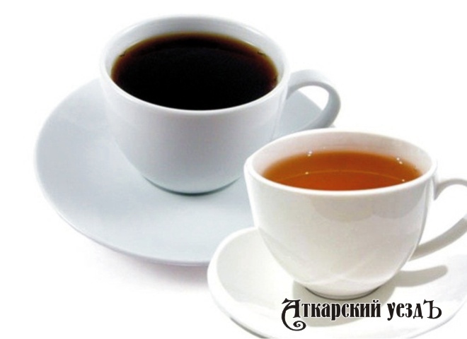 Чашка чая и чашка кофе
