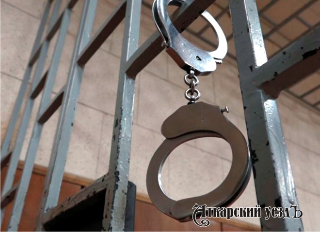 31-летняя аткарчанка проведет в колонии 4 года за кражу 2300 рублей