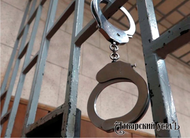 31-летнего жителя Аткарска осудили за кражу денег из одежды