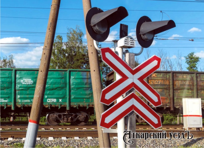 В городе Аткарске на два дня закроют железнодорожный переезд