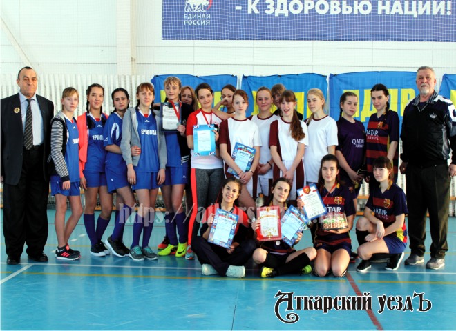 Победители женского мини-футбольного турнира в Аткарске