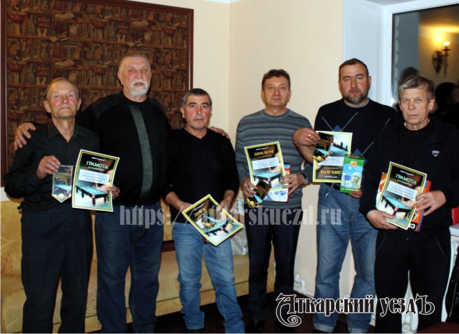 Участники II чемпионата по бильярду на призы ООО Славянка