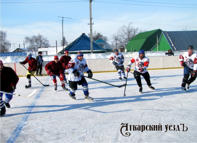 Аткарские хоккеисты на льду