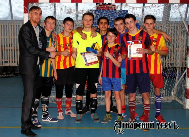 Футболисты из Лопуховки стали победителями молодежного турнира