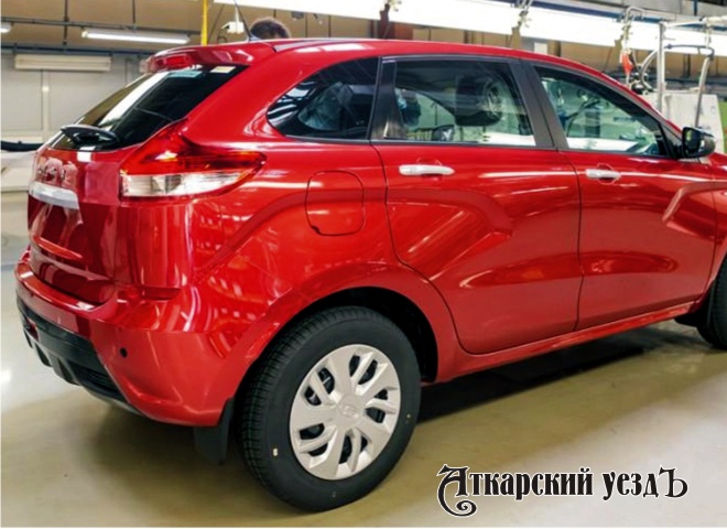 АвтоВАЗ хочет повысить продажи выпуском Lada XRay «для бедных»