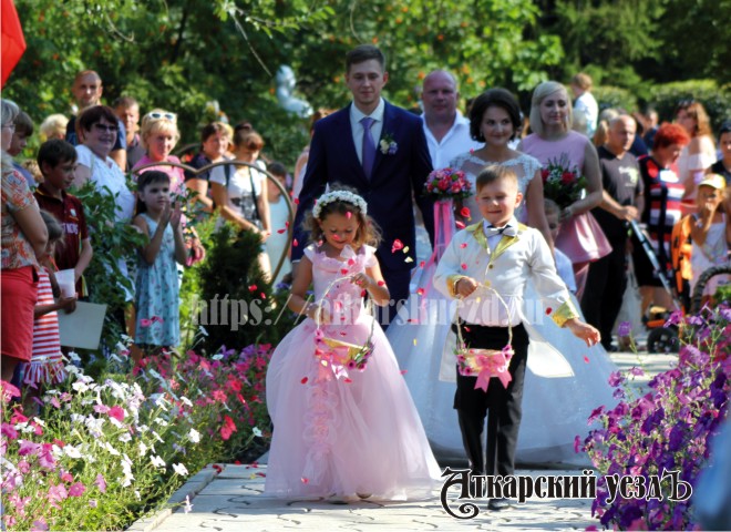 На Фестивале роз прошла свадьба