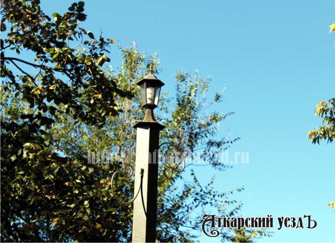 Новый фонарь в аткарском парке