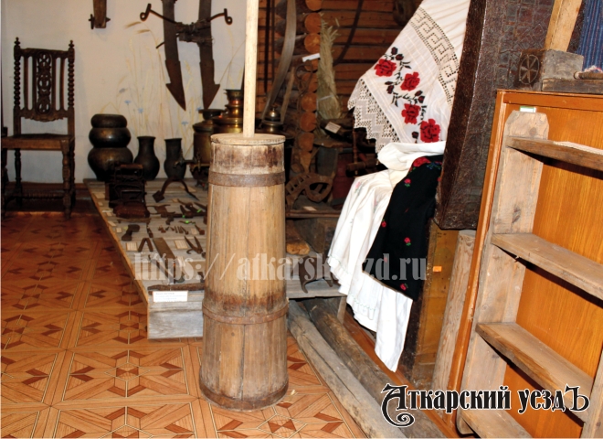 Аткарскому музею передали в дар старинную маслобойку