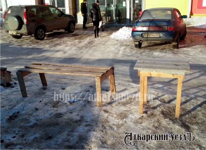 Деревянные торговые ряды на Площади Гагарина