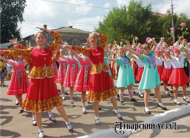 В Саратове экскурсии на Фестиваль роз продают по 990 рублей