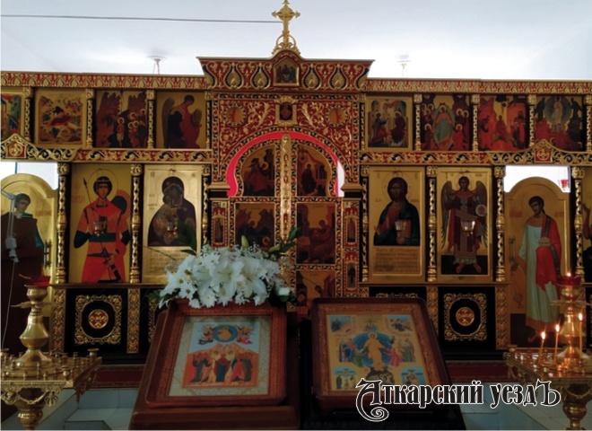 В храме Архангела Михаила освящены новые иконы для иконостаса